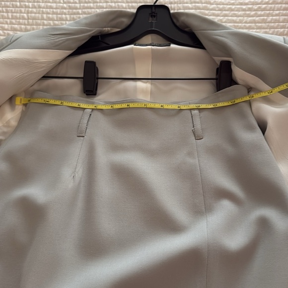 Beautiful Georges Marciano light green skirt suit. - Picture 8 of 9